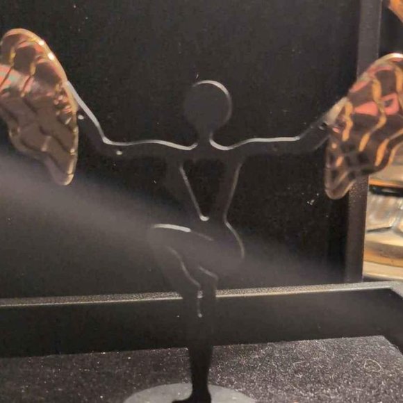 Vintage 1980s Avon Enchanted Wings Butterfly Fairy Wings Gold Tone Pierced - Picture 5 of 6